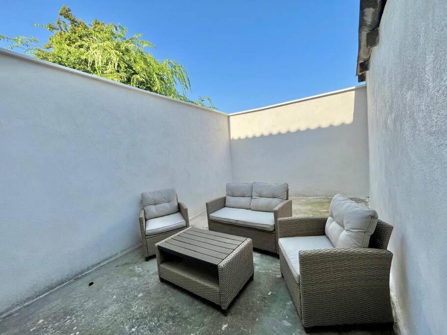 Duplex Avec Terrasse A 15 Min De Lyon Pierre-Bénite