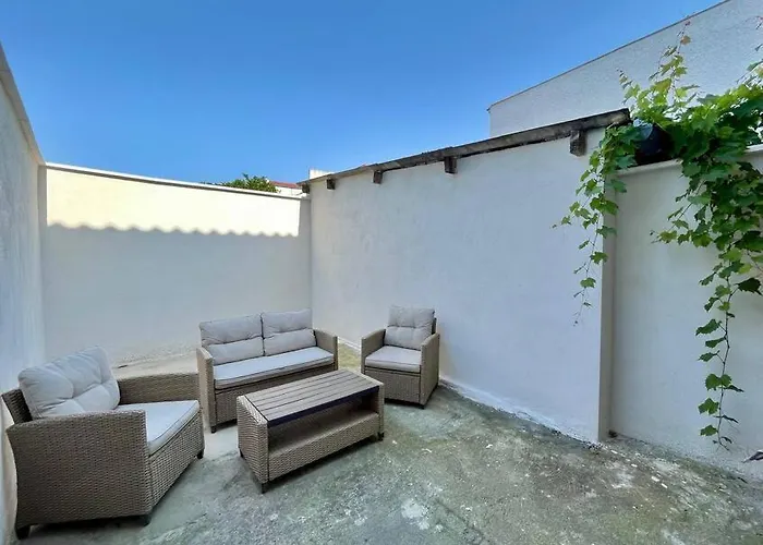 Duplex Avec Terrasse A 15 Min De Lyon
