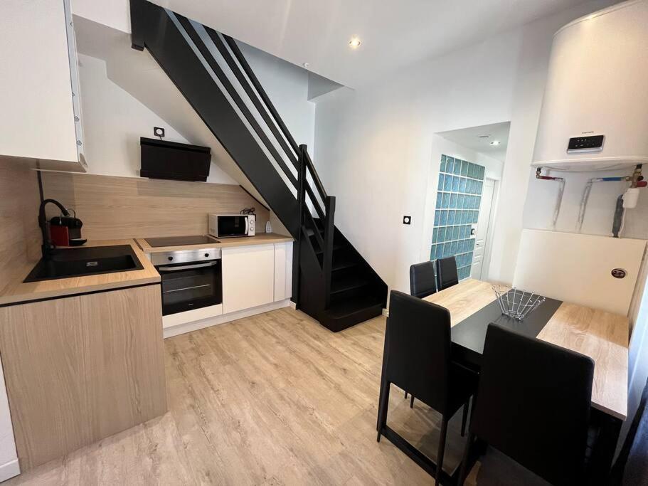 Duplex Avec Terrasse A 15 Min De Lyon Apartment *